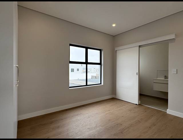 4 BEDROOM HOUSE FOR SALE IN SANDOWN